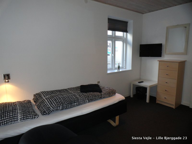 lille bjerggade 23-017