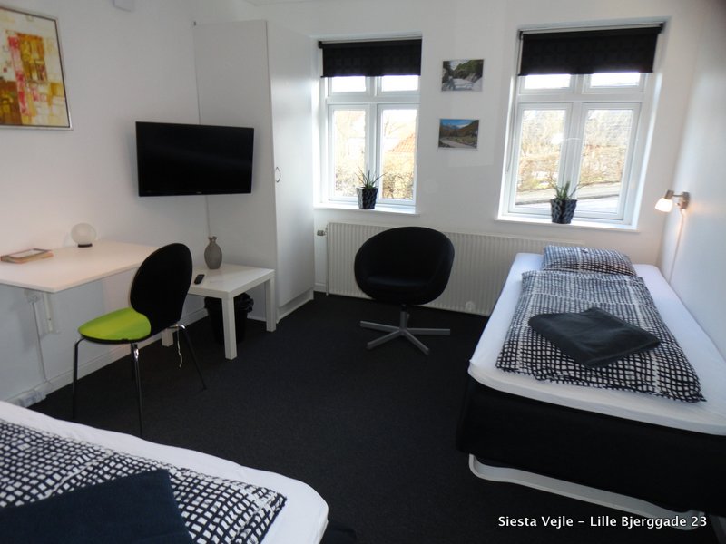 lille bjerggade 23-018