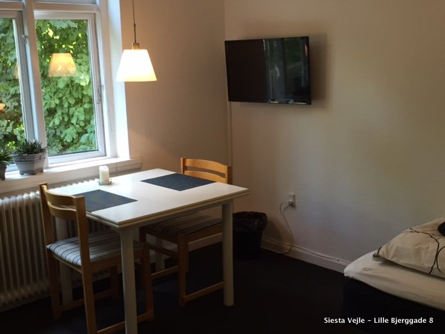 lille bjerggade 8-041
